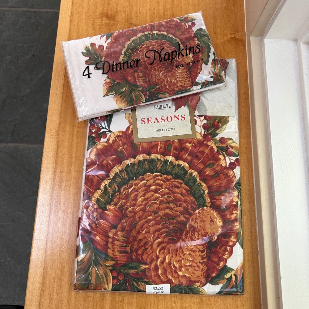 Bardwil “Harvest Gathering” Tablecloth and Napkin Set